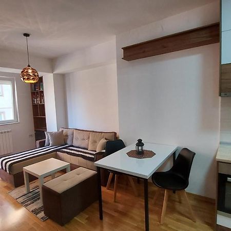 New Home In Skopje Eksteriør bilde
